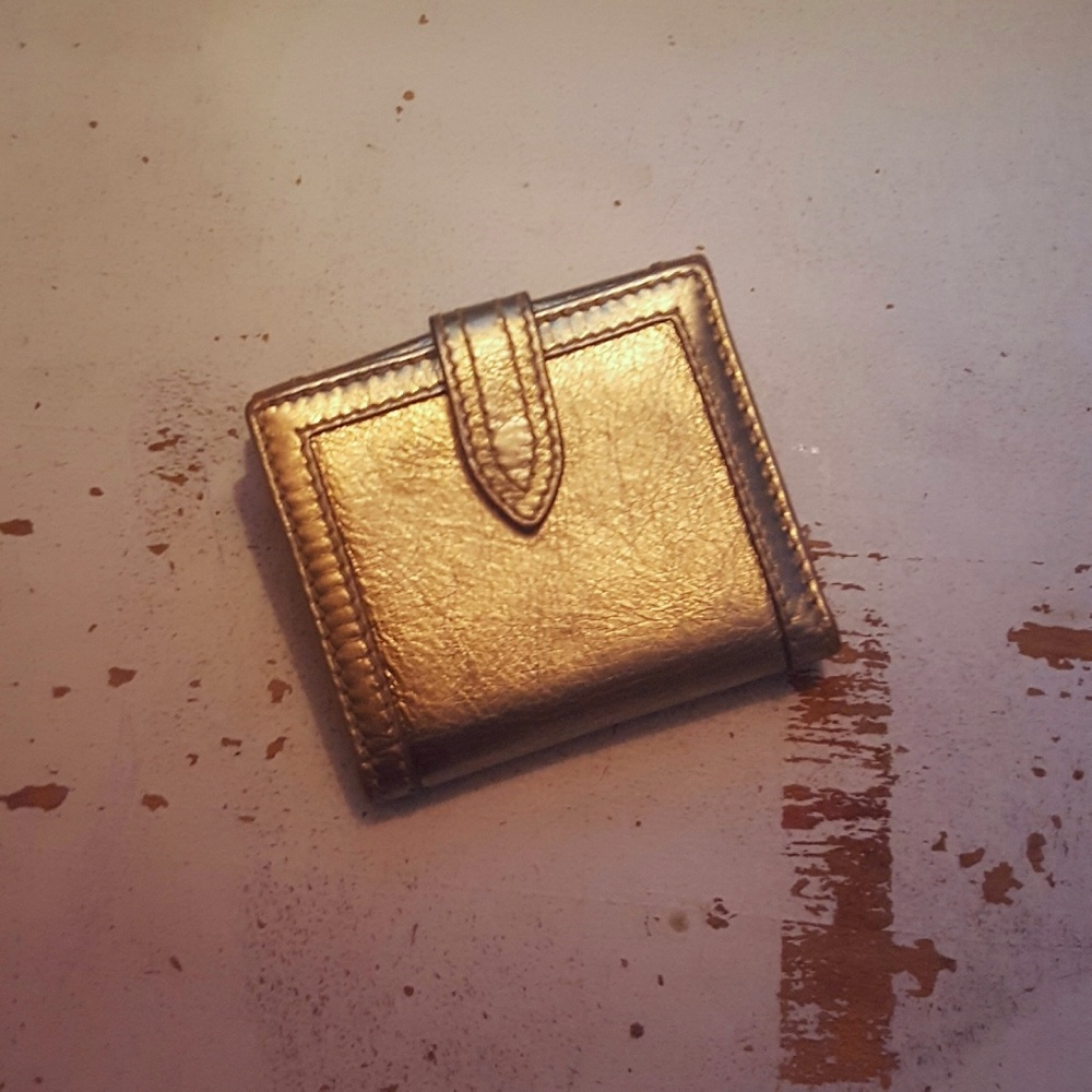 Burberry Metallic Gold Stirrup Wallet - Picture 2 of 6